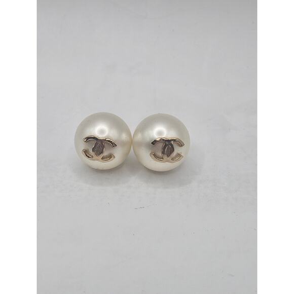 Chanel Golf-tone White Faux Pearl CC Stud Earrings - Picture 3 of 16